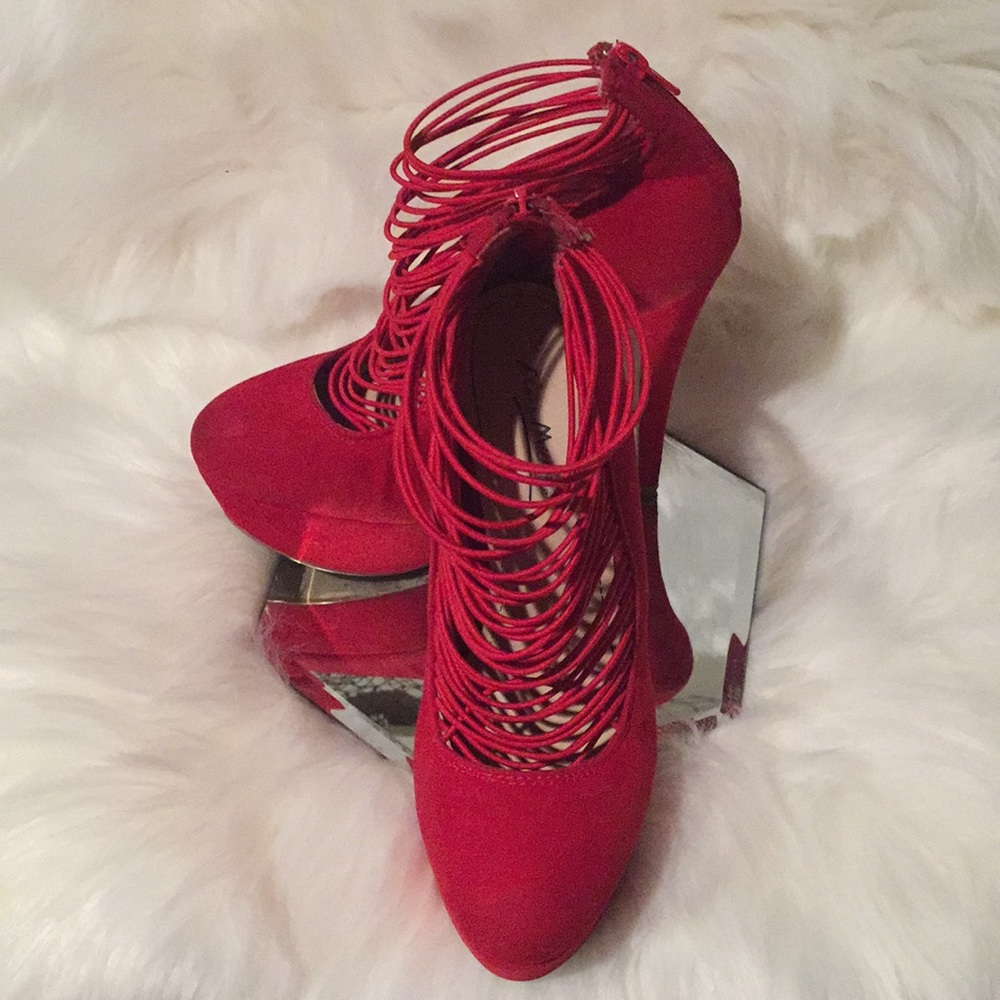 ANNE MICHELLE RED HOT  CAGED PLATFORM👠